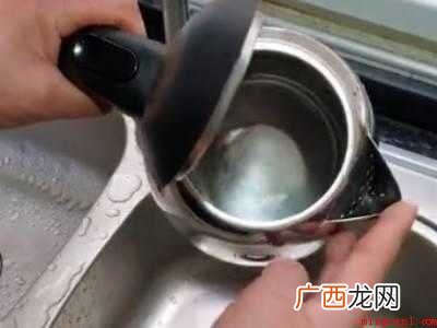 清除水壶的水垢的方法的具体操作步骤 清除水壶的水垢的方法