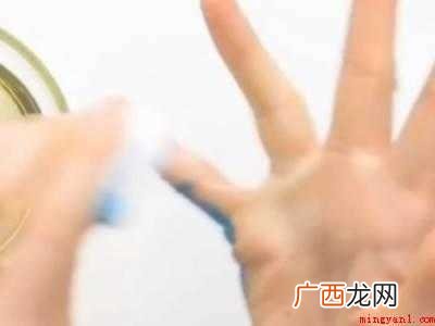手上染上色素怎样才能去掉的具体操作步骤 手上染上色素怎样才能去掉