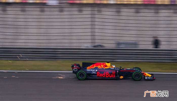 F1赛车最高时速可达350公里/小时 f1赛车最高时速是多少