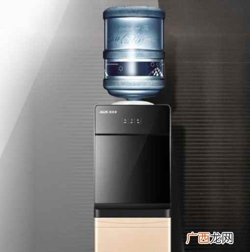 饮水机下面漏水原因及解决办法 饮水机热水多少度