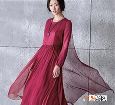 保养桑蚕丝面料的衣物技巧 桑蚕丝裙子的正确洗涤方法
