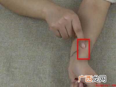 贴画纹身怎么洗掉的具体操作步骤 贴画纹身怎么洗掉