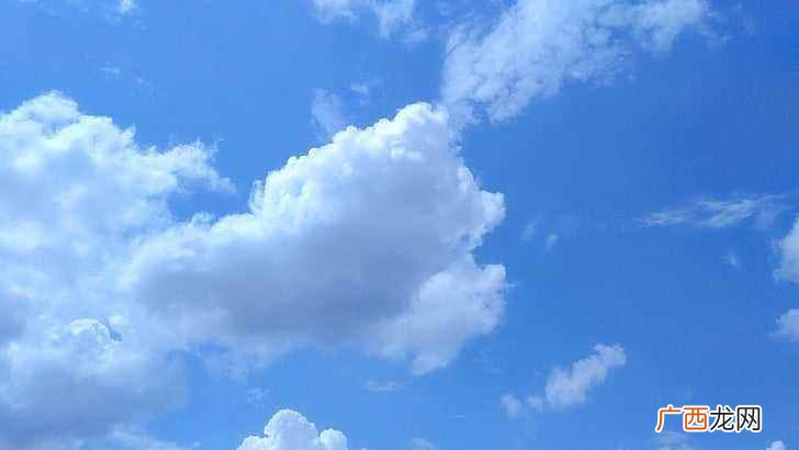 蓝蓝的天空像什么 天空的唯美句子 蓝蓝的天空像什么