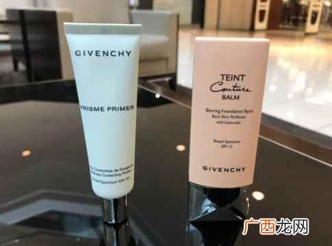隔离霜和粉底液的区别在:颜色、使用顺序、作用 隔离霜和粉底液有什么区别