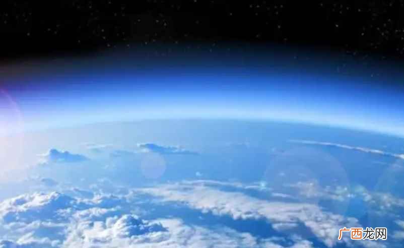 大气层随高度不同的特点 大气层离地面有多少米呢