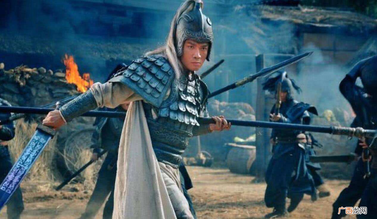 龙胆亮银枪与青釭剑，两把武器均为神器 赵云的武器叫什么