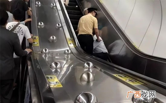 防成龙装置