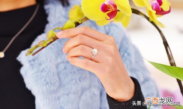 女生右手戴戒指五个手指的含义 戴戒指五个手指的含义