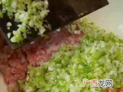 腾三七叶子怎么吃的具体操作步骤 腾三七叶子怎么吃