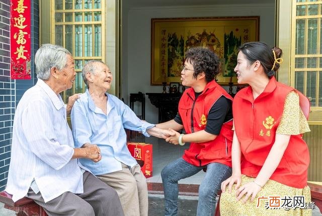财产和土地该怎样处理 五保户死了侄子安葬土地归谁