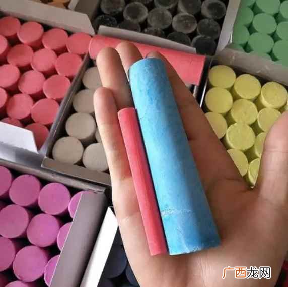 无毒教师粉笔:教师教学所用粉笔 粉笔盒是长方体还是正方体