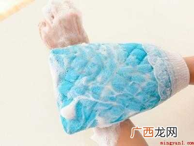 搓澡巾怎么用才能搓泥的具体操作步骤 搓澡巾怎么用才能搓泥