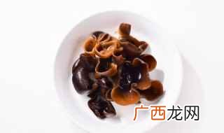 白菜的做法 炒木耳的家常做法
