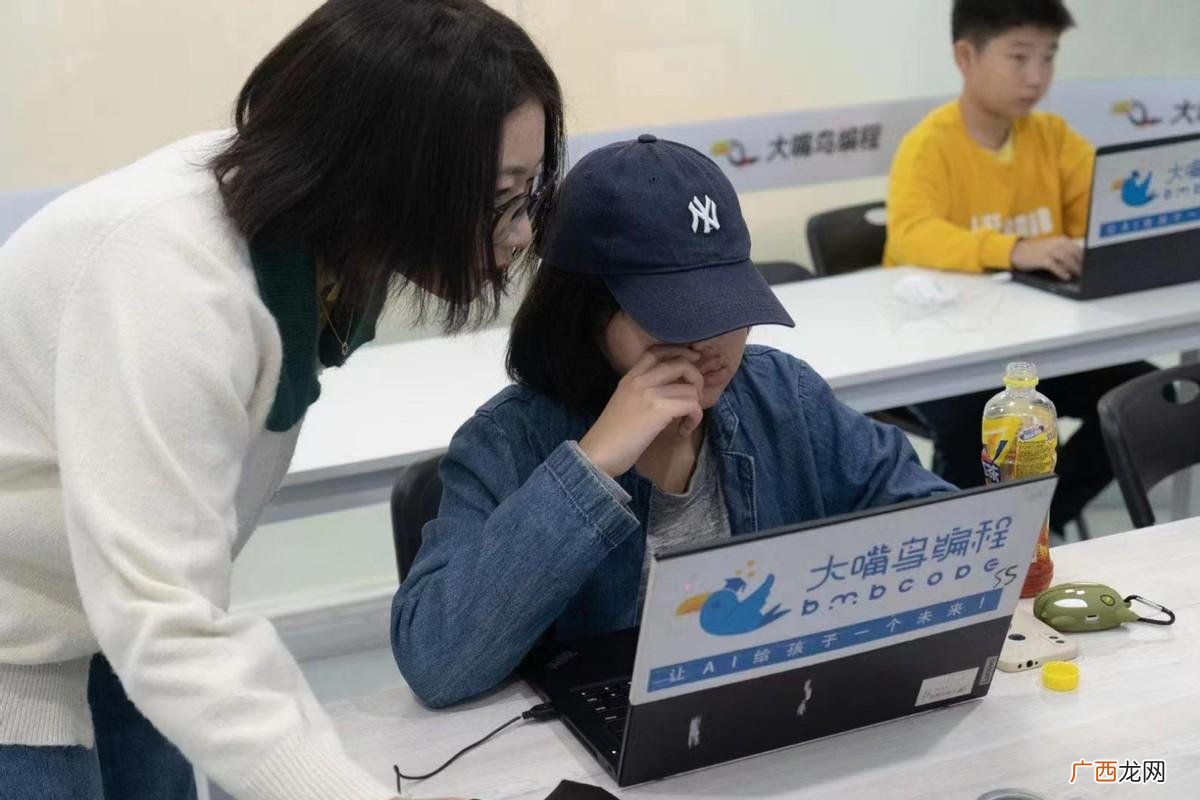 学习少儿编程好处值得学吗 孩子学少儿编程有用吗