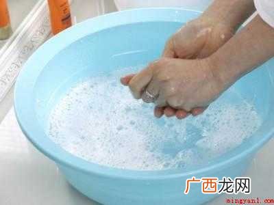亚麻衣服缩水了怎么恢复的具体操作步骤 亚麻衣服缩水了怎么恢复