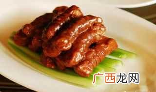 猪小肠、五花肉、猪肝、油豆腐、笋干 溧阳扎肝的作法