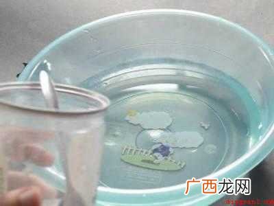 帆布鞋串色的处理办法的具体操作步骤 帆布鞋串色的处理办法
