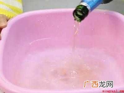 白色衣服被染黑了怎么变白