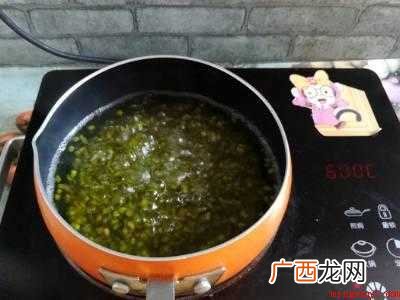 如何煮出碧绿的绿豆沙的具体操作步骤 如何煮出碧绿的绿豆沙