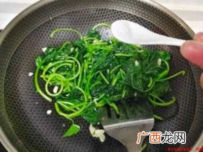 红暑叶子怎么做好吃的具体操作步骤 红暑叶子怎么做好吃