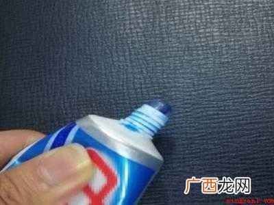 行李箱发霉了怎么清理的具体操作步骤 行李箱发霉了怎么清理