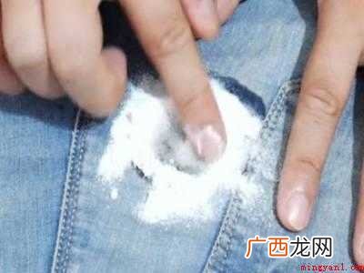 怎么洗掉发霉的斑点的具体操作步骤 怎么洗掉发霉的斑点