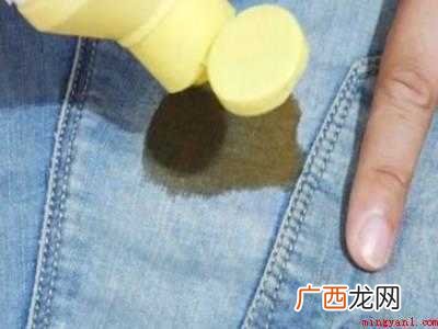 怎么洗掉发霉的斑点的具体操作步骤 怎么洗掉发霉的斑点