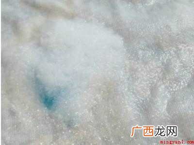 水晶泥弄到衣服上怎么洗掉的具体操作步骤 水晶泥弄到衣服上怎么洗掉
