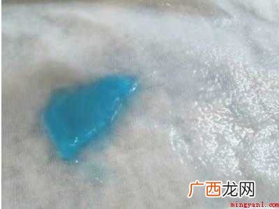 水晶泥弄到衣服上怎么洗掉的具体操作步骤 水晶泥弄到衣服上怎么洗掉