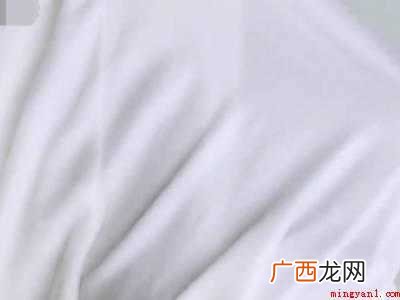 漂水把衣服漂红怎么办的具体操作步骤 漂水把衣服漂红怎么办