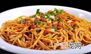 酸豆角的做法 热干面吃法