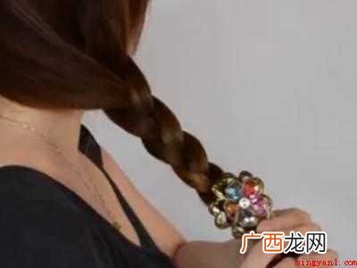 如何编辫子的具体操作步骤 如何编辫子