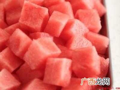 破壁机榨西瓜汁要加水吗的具体操作步骤 破壁机榨西瓜汁要加水吗