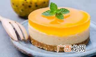 马士卡邦乳酪奶油夹层挤涂抹表面四周 重油蛋糕的配方和做法