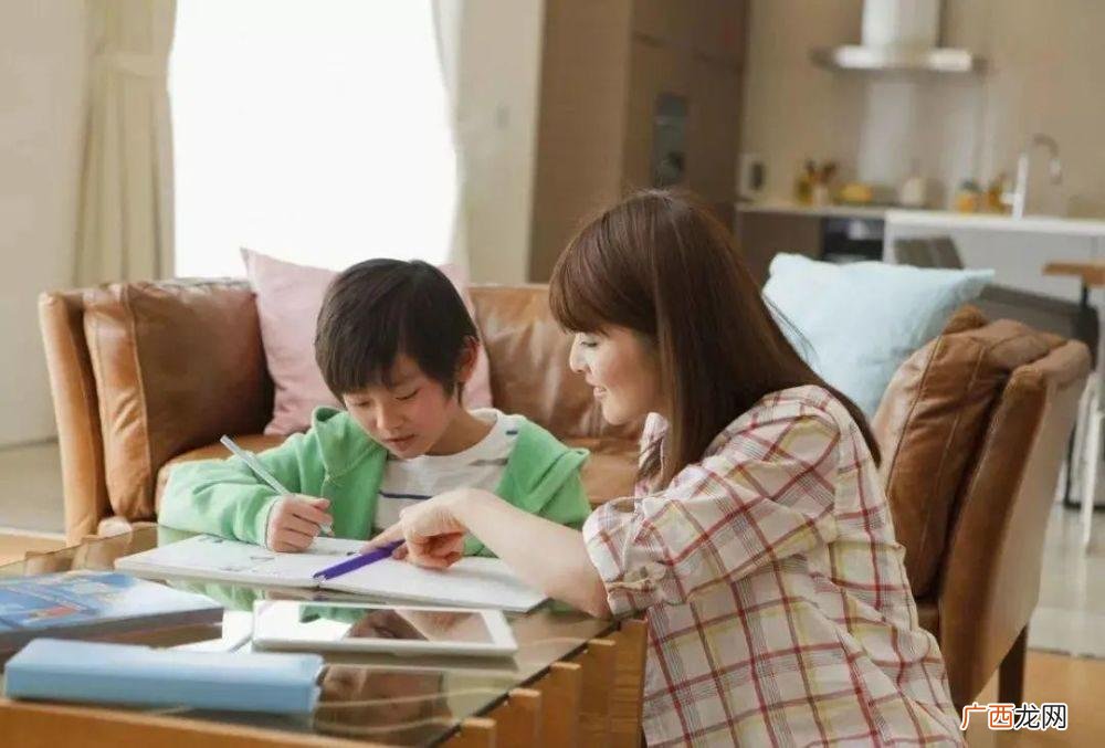 女儿富养的真正含义简洁明了 富养闺女穷养儿是什么意思