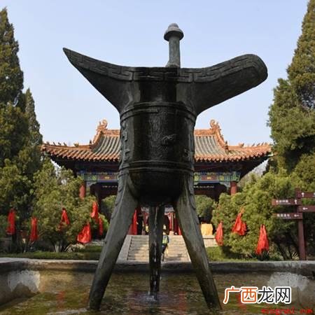 美酒 何以解忧唯有杜康中的杜康是指什么
