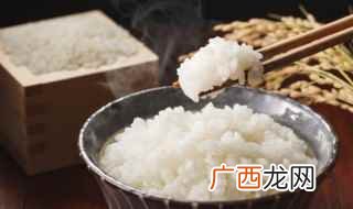 电饭煲内胆中重新加入水和大米 煮饭要煮多长时间