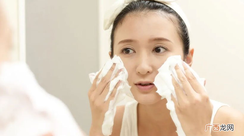 手工皂洗脸的利弊 用肥皂洗脸会怎样
