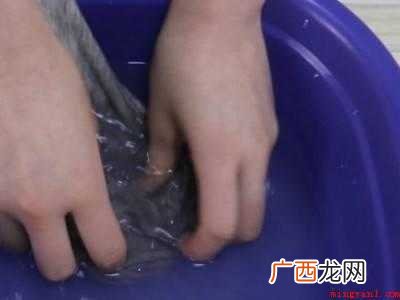 墨汁用什么洗才洗得干净的具体操作步骤 墨汁用什么洗才洗得干净