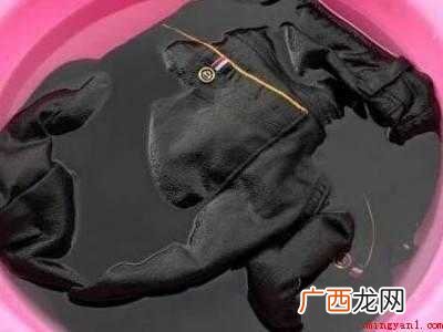 裤子沾上油渍怎么洗的具体操作步骤 裤子沾上油渍怎么洗