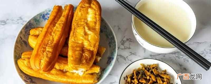 豆浆是中国汉族传统饮品,最早的豆浆为西汉淮南王刘安制作 豆浆搭配早餐食谱