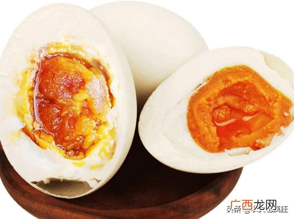 海鸭蛋和咸鸭蛋的营养价值及功效 海鸭蛋和咸鸭蛋的区别