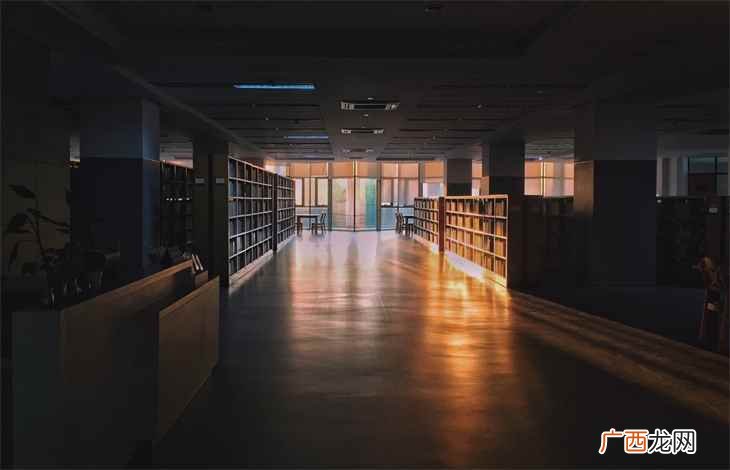 《漏》课文中的“漏”是指屋漏雨 课文《漏》的主要内容是什么