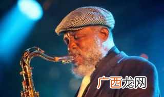 JAZZ指法练习有很多种 初学萨克斯指法