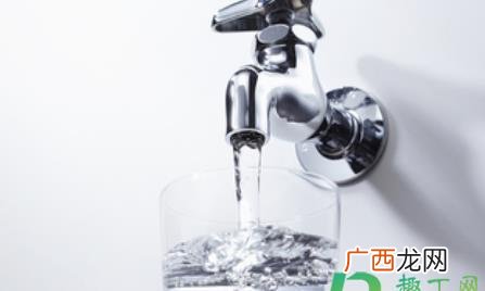 自来水颜色发黄怎么回事 为什么家里的自来水发黄