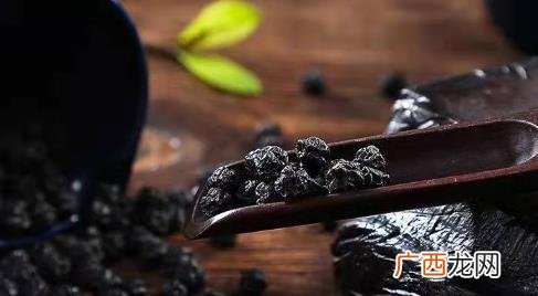 俄罗斯黑果真的能降糖吗 俄罗斯黑果长期吃有副作用吗