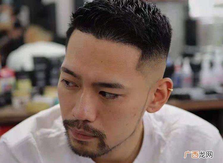 推荐这4种发型，清爽更有型 40岁男人最流行的发型