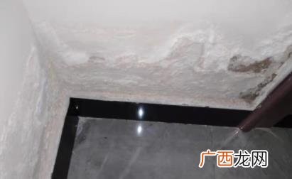 卫生间墙角有点渗水怎么办 卫生间墙角有水渗出怎么办