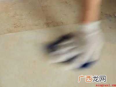 工厂地面油污用什么清除的具体操作步骤 工厂地面油污用什么清除