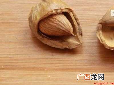 杏核怎样快速去壳的具体操作步骤 杏核怎样快速去壳